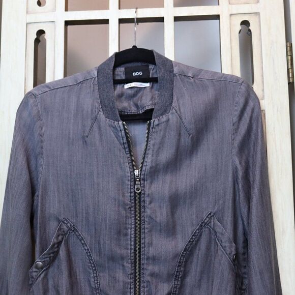 Uraban Outfitters BDG Gray Chambray Drapey Bomber Jacket - Picture 4 of 7